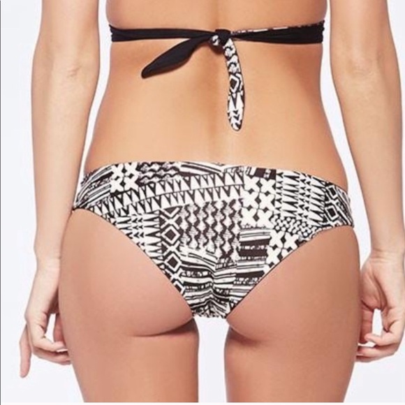 L*Space  Barracuda Reversible Bikini Bottom - Picture 5 of 11